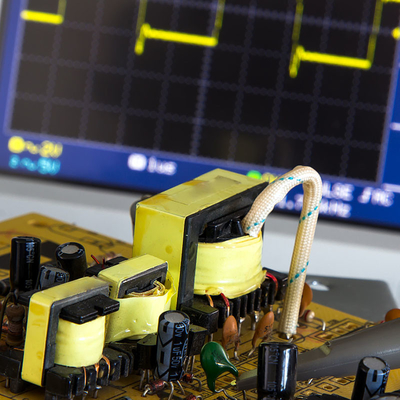 Kompatibilitas Elektromagnetik EMC Laboratorium Pengujian LED Sertifikasi Global